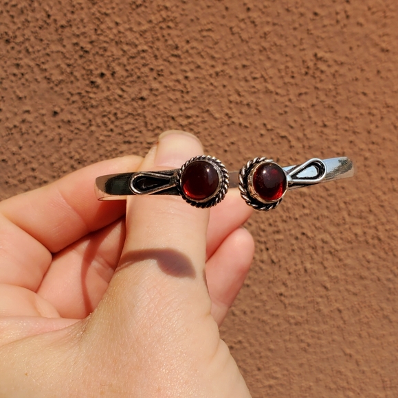 New Red Onyx Adjustable Silver Cuff Bracelet. - Picture 2 of 10